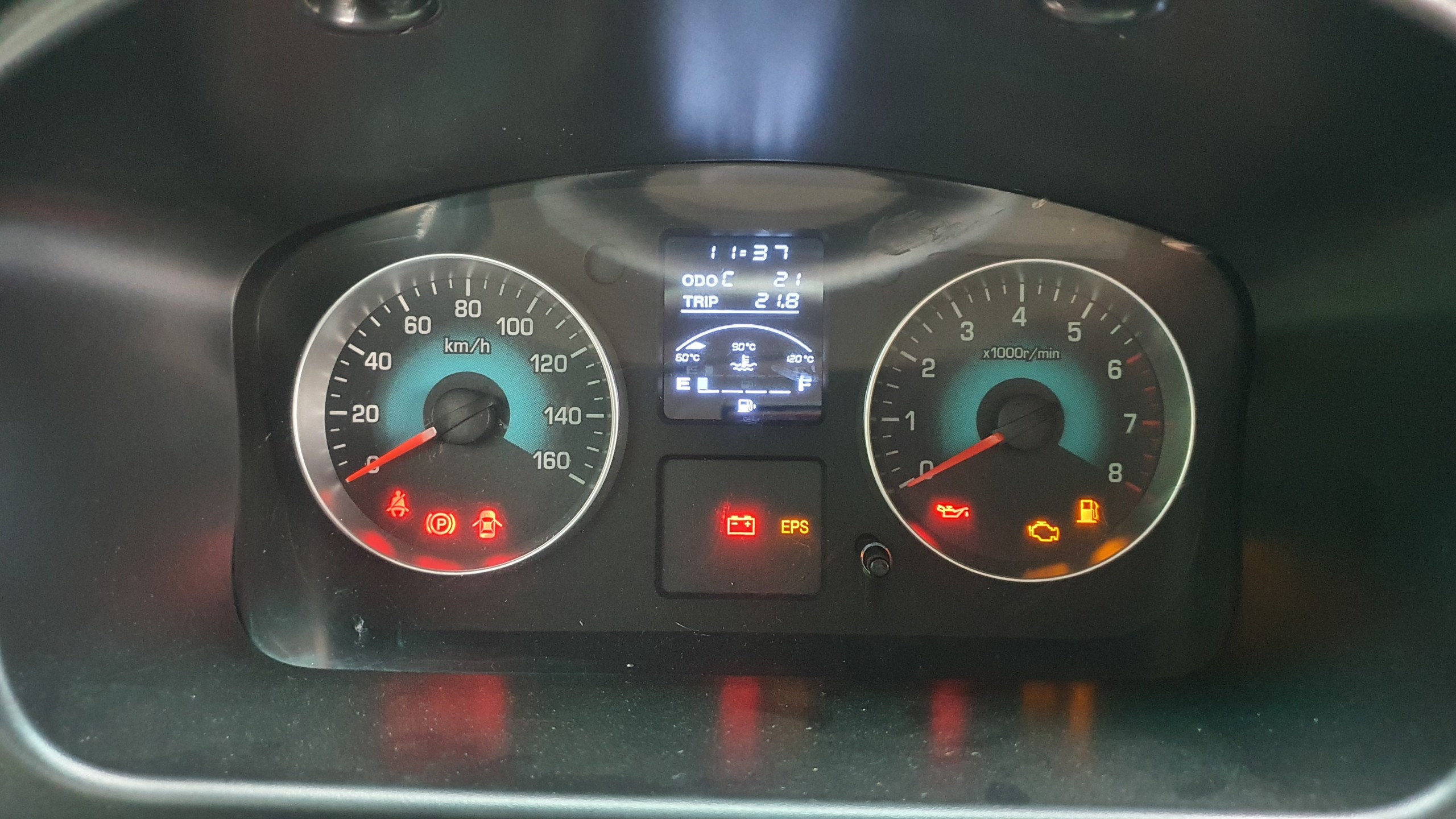 SRM X30L 2 chỗ, 5 chỗ