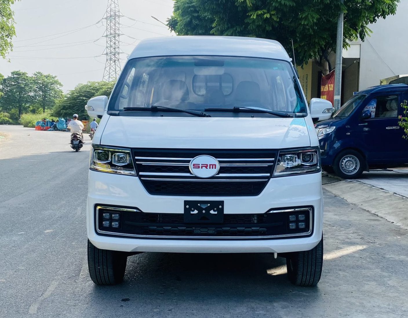 Xe van SRM 868 5 chỗ