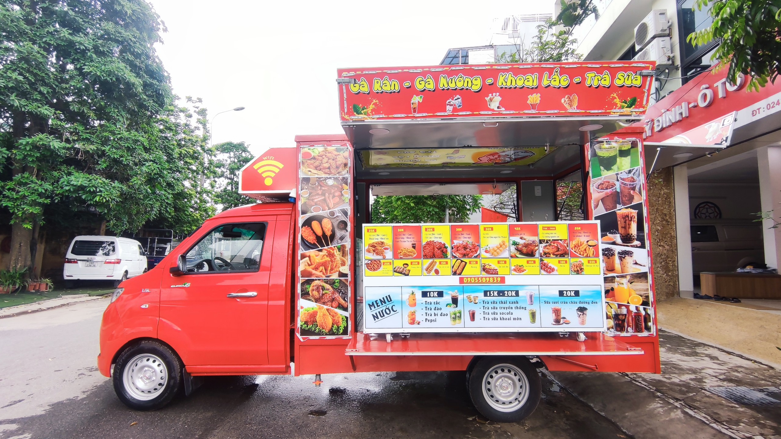 Xe bán gà rán lưu động