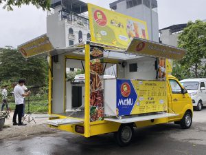 Xe ô tô bán trà trái cây và đồ ăn vặt lưu động 20 6 7