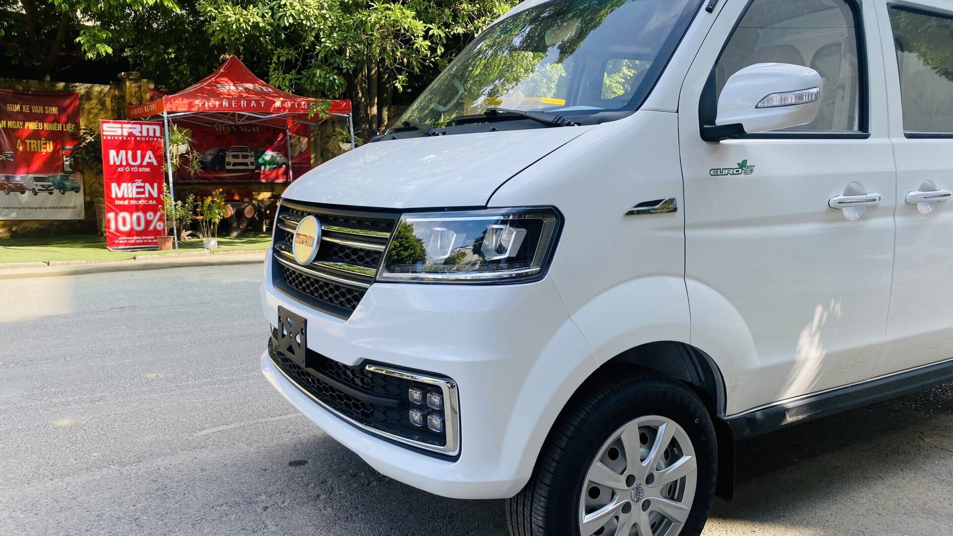 Xe van SRM 868 5 chỗ