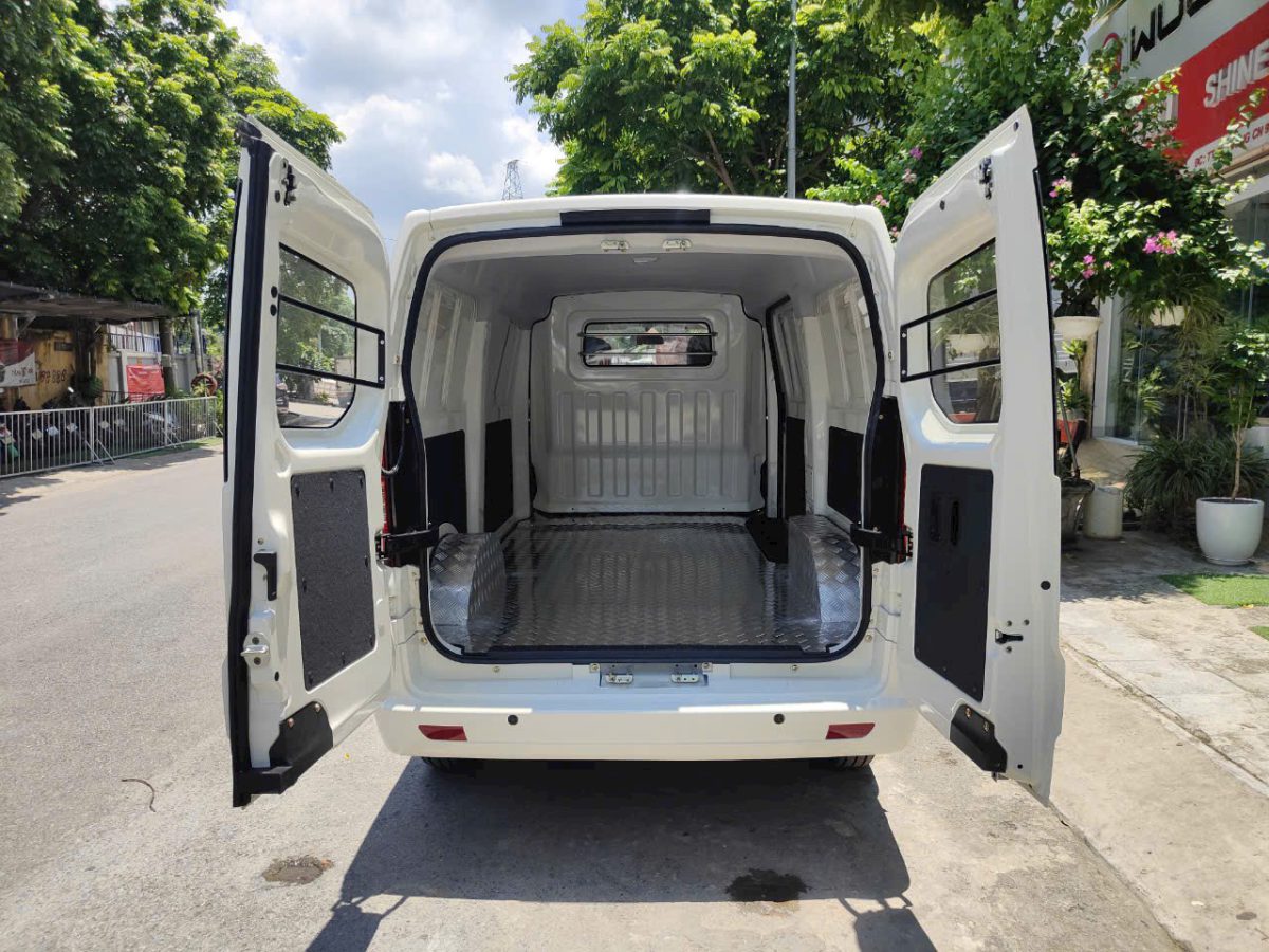 Đánh Giá Xe Van TERA V6: Lựa Chọn Vàng Cho Vận Chuyển Hiện Đại 2 z5670073595786 1d5a8bc6a79d2831a89f84100d439c10