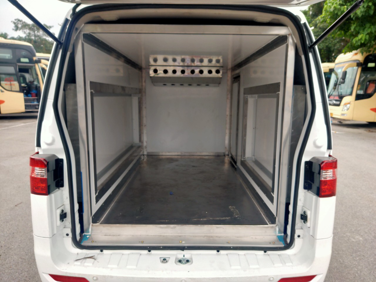Xe tải Tera V lắp dàn lạnh 18-28 độ