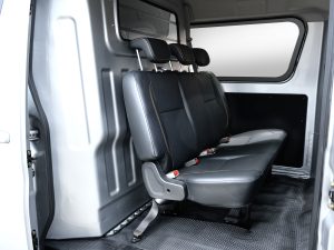 Tera V8 5 chỗ 44 hang ghe sau