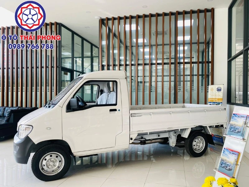 Xe tải có kích thước nhỏ gọn Thuê xe tải nhỏ chở hàng số tự động giúp tiết kiệm thời gian và công sức vận chuyển