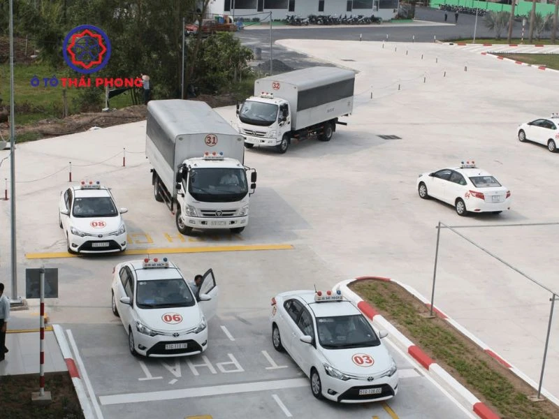 Học bằng C chuyên nghiệp, sẵn sàng hành nghề tài xế xe tải thu nhập cao Học bằng C chuyên nghiệp, sẵn sàng hành nghề tài xế xe tải thu nhập cao