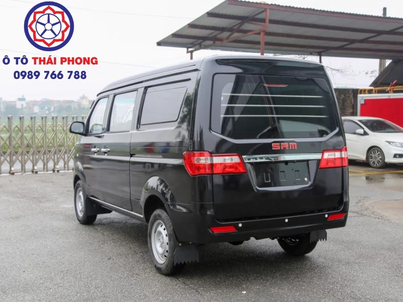 Xe tải van vận chuyển