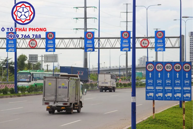 Đi đúng làn đường cho xe tải giúp giảm thiểu ùn tắc và tai nạn giao thông