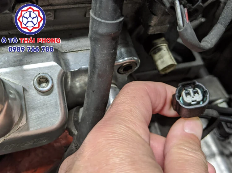 Cảm biến nhiệt độ nước làm mát ô tô CTS có nhiệm vụ đo nhiệt độ hỗn hợp môi chất làm mát và truyền tín hiệu về ECU Cảm biến nhiệt độ nước làm mát ô tô CTS có nhiệm vụ đo nhiệt độ hỗn hợp môi chất làm mát và truyền tín hiệu về ECU