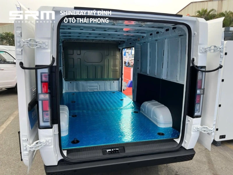 Xe van điện SRM E80 chính hãng chuẩn bị ra mắt, có gì nổi bật?