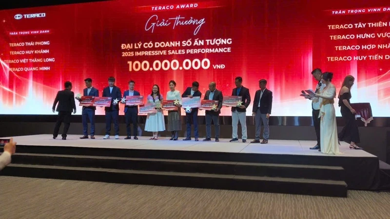 Ô Tô Thái Phong tham dự sự kiện quan trọng từ nhà máy Daehan tại Hàn Quốc 1 Ô Tô Thái Phong tham dự sự kiện quan trọng từ nhà máy Daehan tại Hàn Quốc