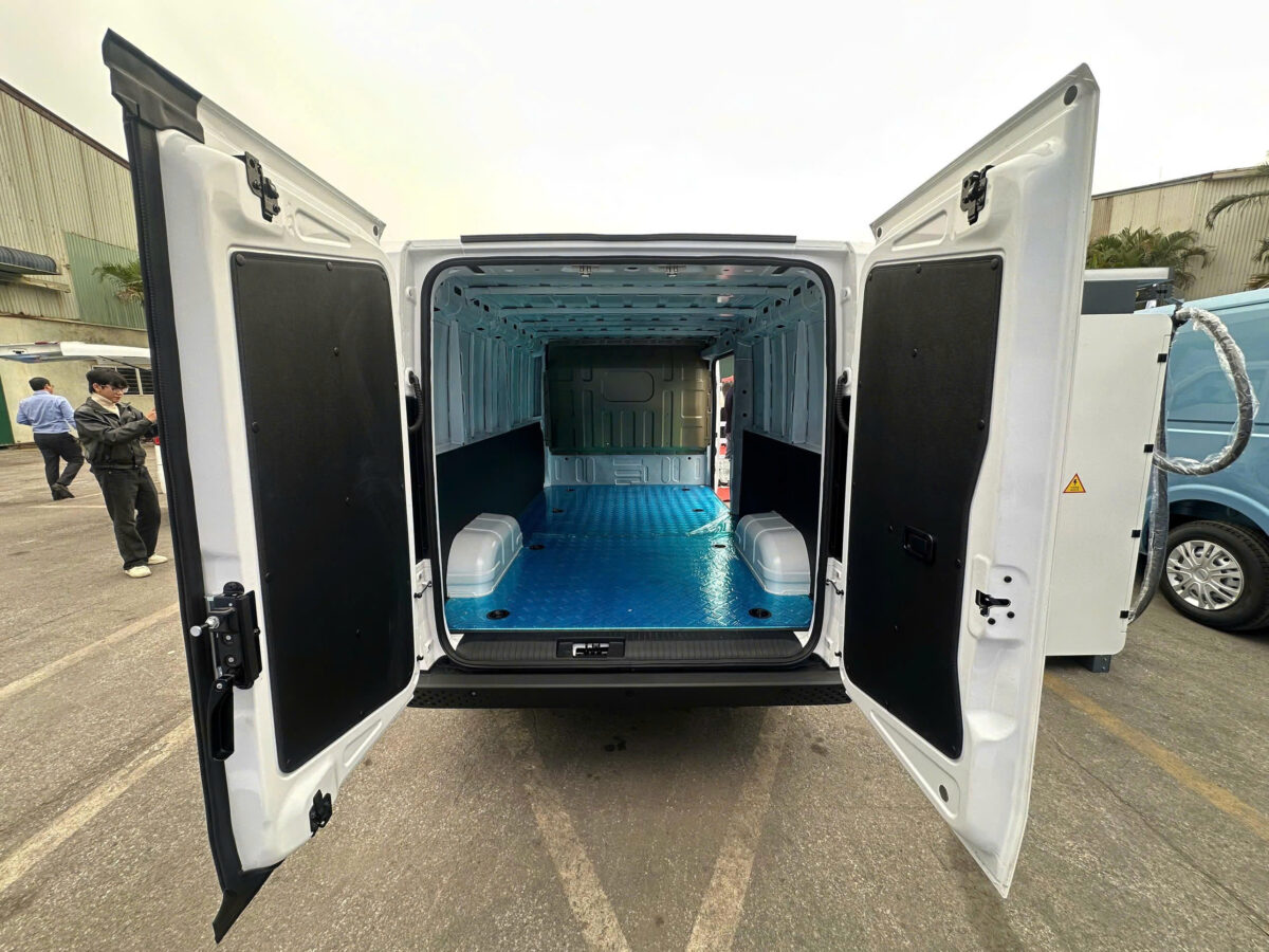 Xe Van Điện SRM E80 18 z7941447483205 0d081316d7dc67d0fa27f588f1ba9ea9